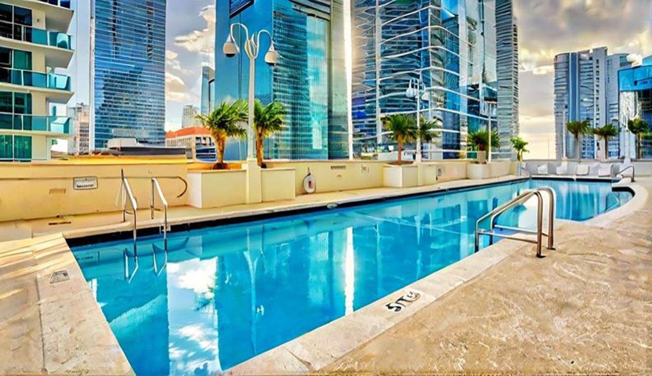 Elegant Centric Vibrant Pool Jacuzzi Free Parking Apartment Miami Bagian luar foto