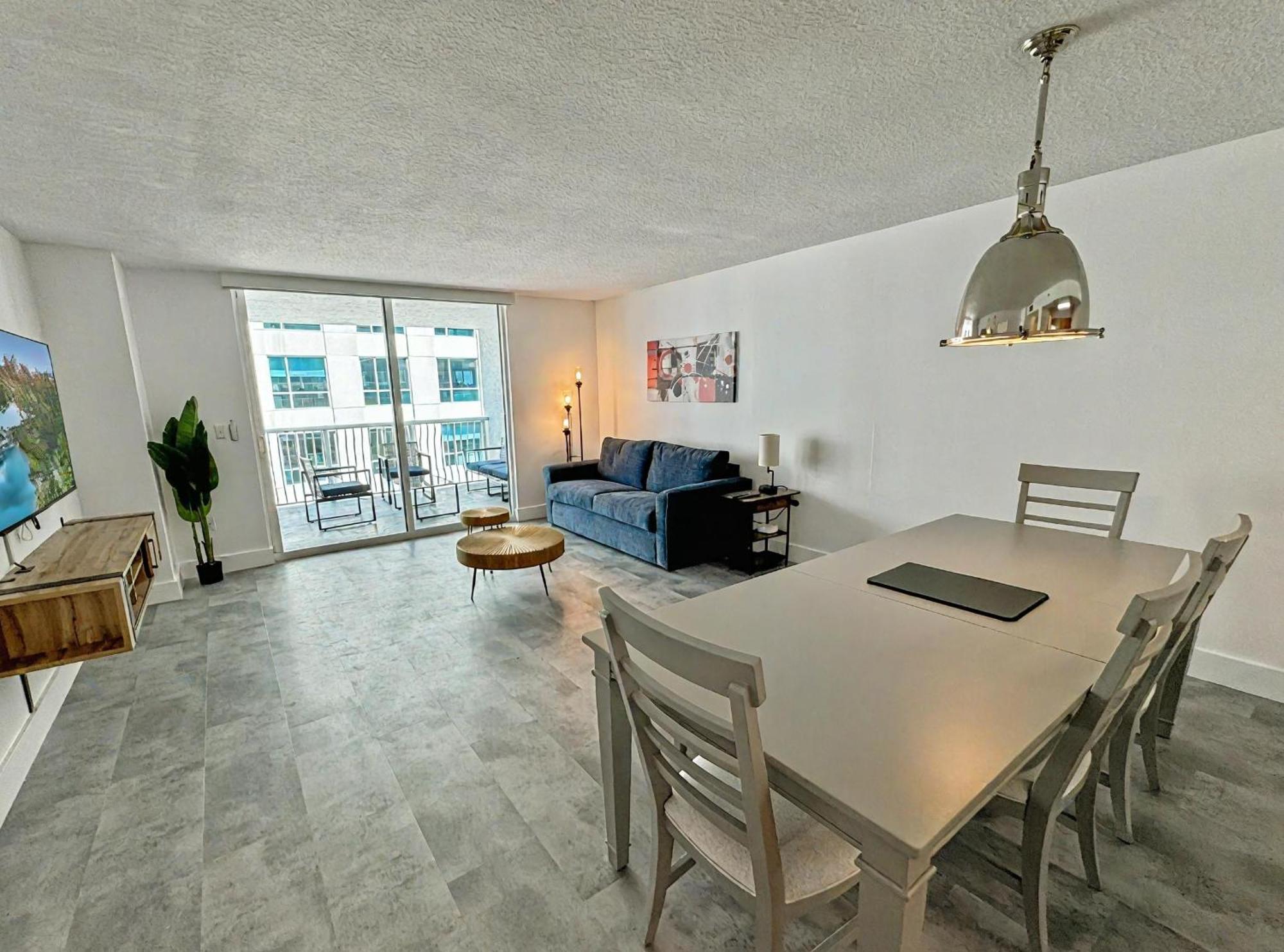 Elegant Centric Vibrant Pool Jacuzzi Free Parking Apartment Miami Bagian luar foto