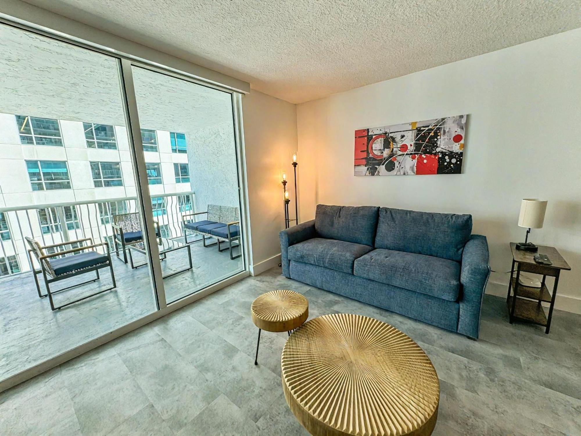 Elegant Centric Vibrant Pool Jacuzzi Free Parking Apartment Miami Bagian luar foto
