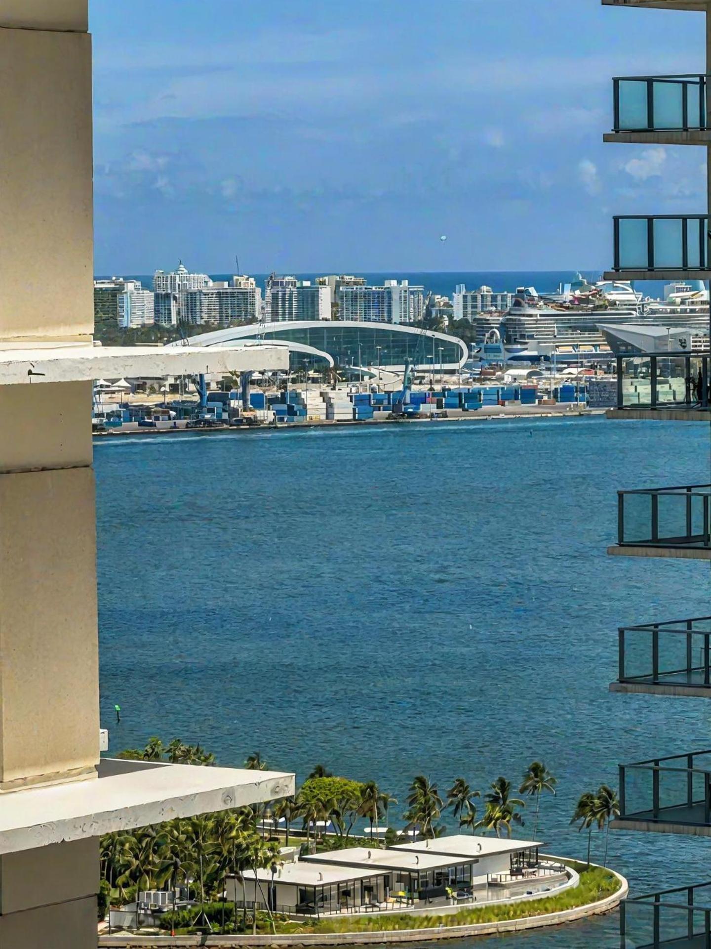Elegant Centric Vibrant Pool Jacuzzi Free Parking Apartment Miami Bagian luar foto
