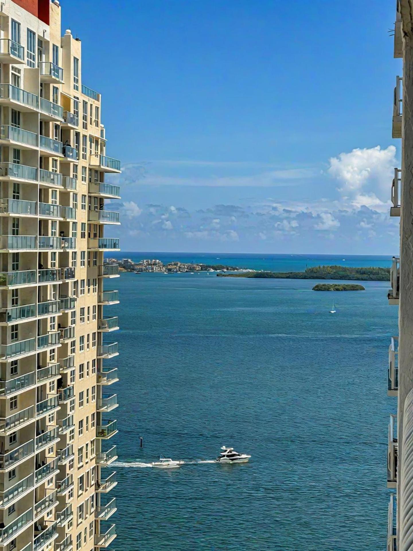 Elegant Centric Vibrant Pool Jacuzzi Free Parking Apartment Miami Bagian luar foto